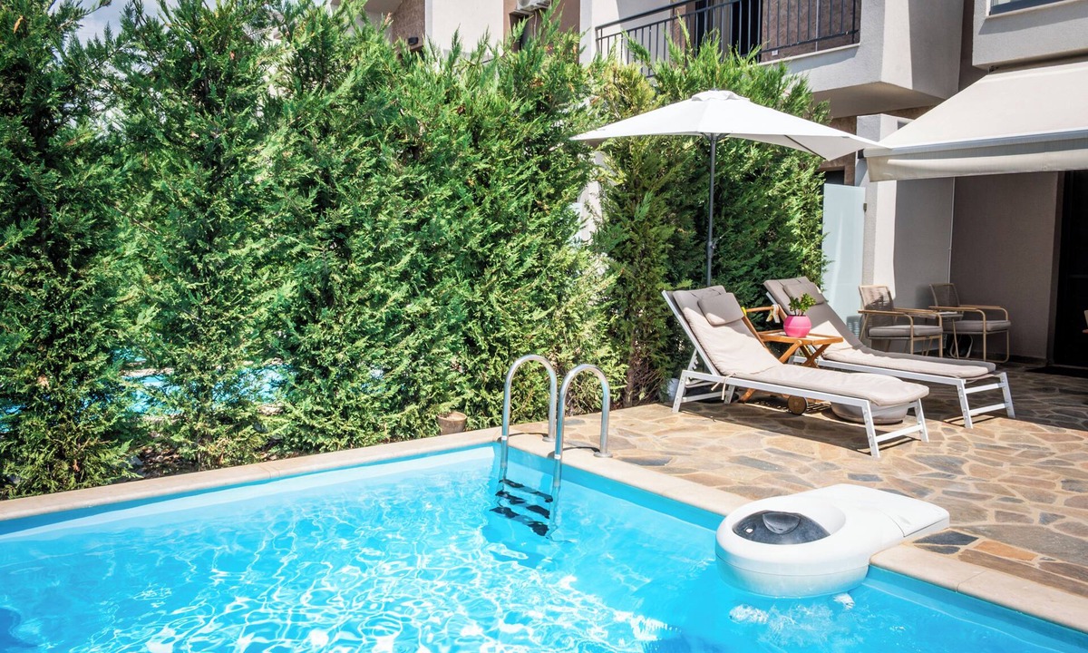 Nikita Villa | SithoniaRS Luxury Two Floor Maisonette with private Pool & Garden