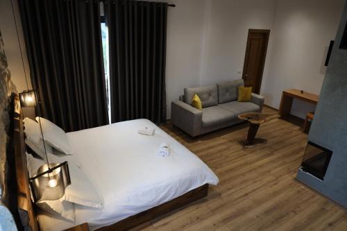 Korce Hotel | Sofra Kolonjare