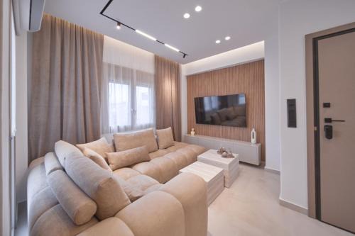 Aigaleo Apartment | SOLUNA Hideaway Athens - Luxury Jacuzzi Suite