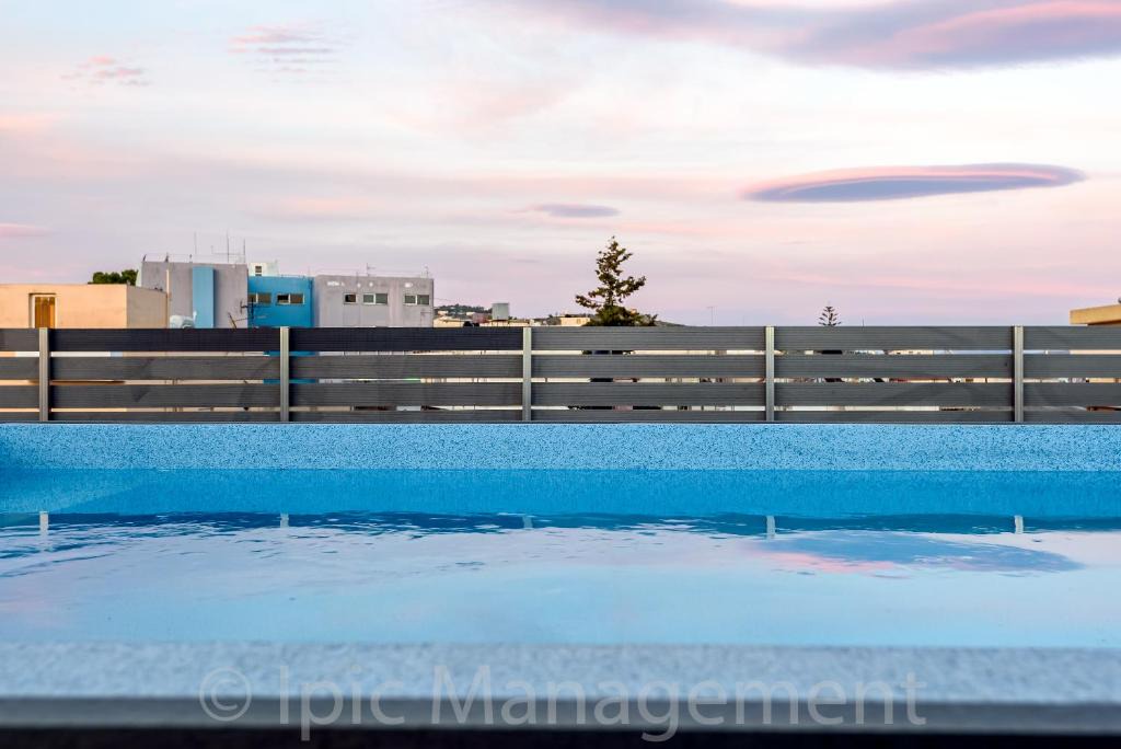 Chania Town Apartment | Spacious 2BR Apartment with Rooftop Pool & Large Terrace