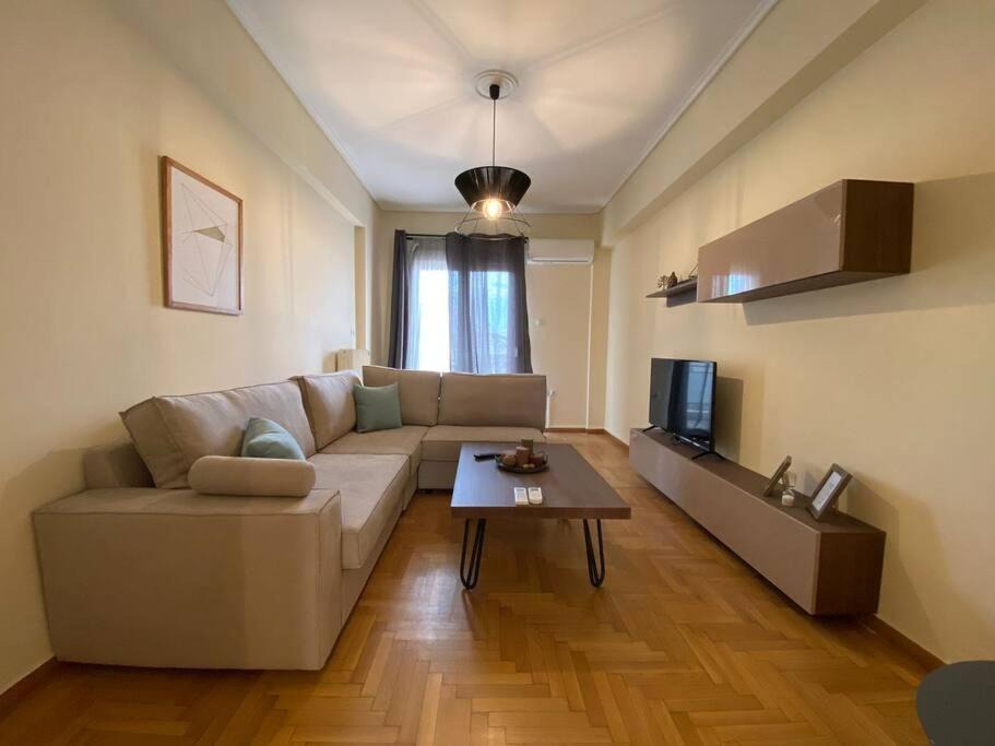 New Kypseli Apartment | Spacious 3 BR Apartment in Vibrant Neighbourhood