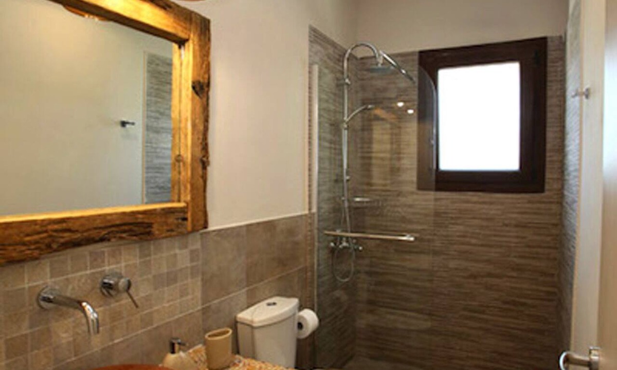 Pisses Villa | Spacious deluxe 5 bedroom villa, peaceful location, sea views, private beach