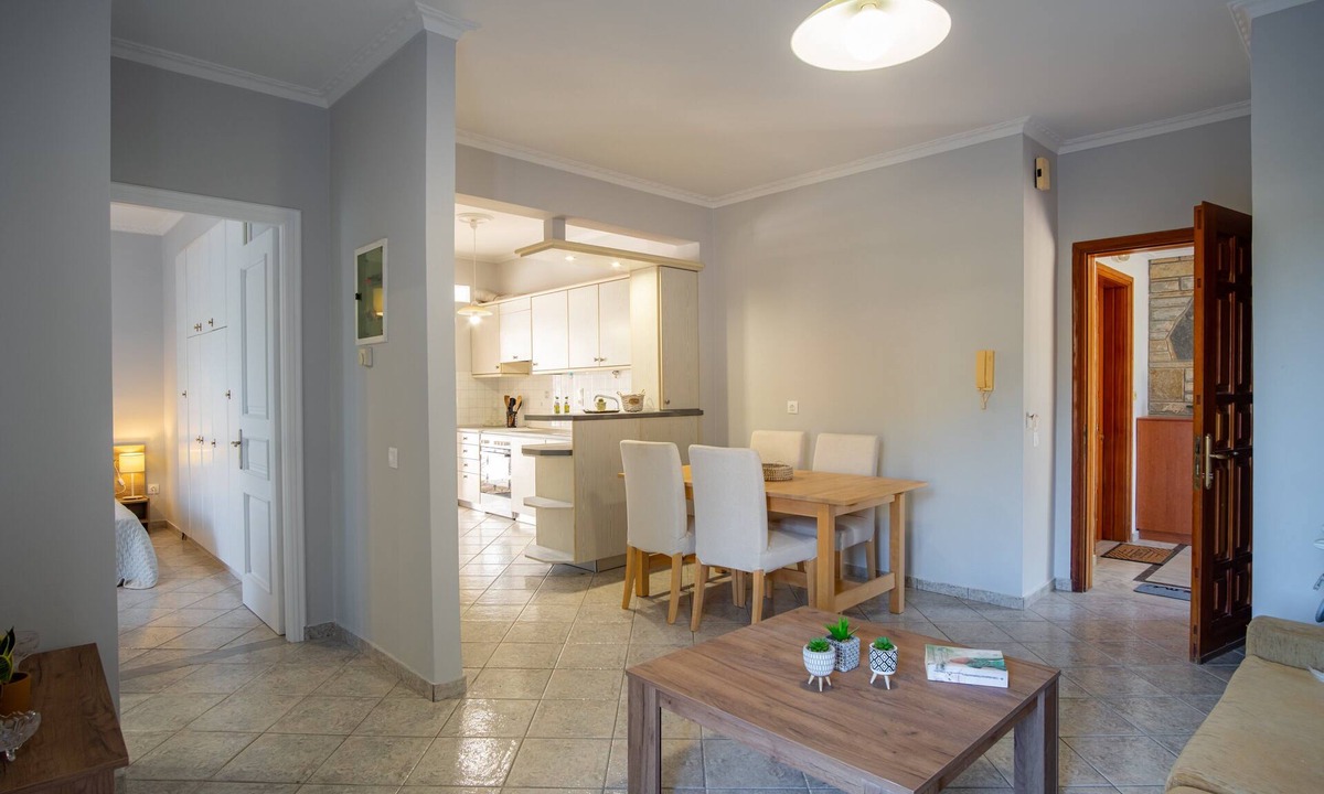 Potokaki Apartment | Stefanos Home Cozy Apartment Near Airport Lush Garden Free Parking