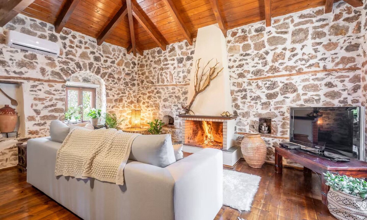 Distomo-Arachova-Antikyra House | Stirida Stone House – Cozy Mountain Escape Near Arachova, Delphi & the Beach