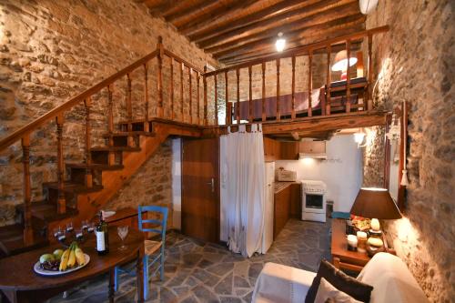 Malonas Apartment | Stone house