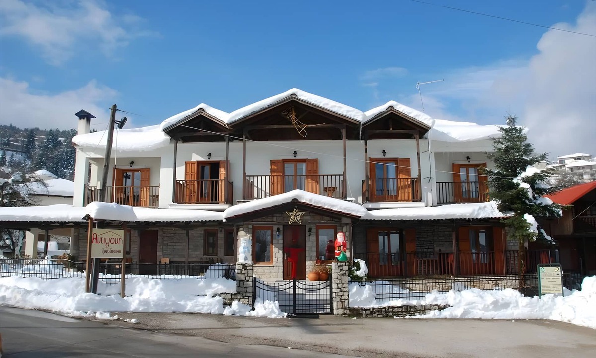 Lake Plastiras Apartment | Studio Apartment 'Hotel Antigoni Triple Room 12' with Lake View, Wi-Fi and Air Conditioning