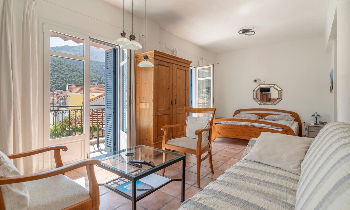 Agia Efimia Apartment | Studio Apartment 'Pilali 1 Greece' with Balcony, Wi-Fi and Air Conditioning