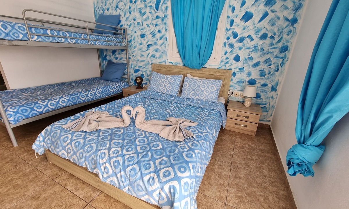 Perissa Hotel | STUDIOS 4 PEOPLE