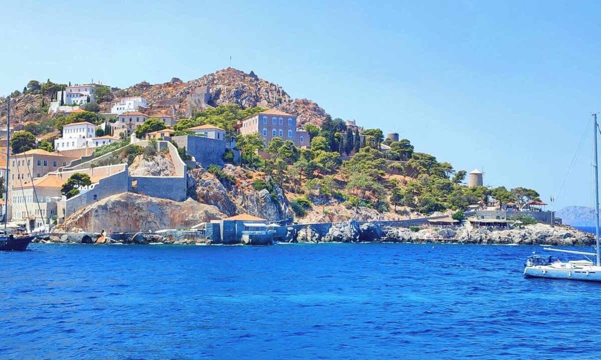 Atalanti Boat Rental | Sun-Kissed Sailing Adventure in the Serene Saronic Islands