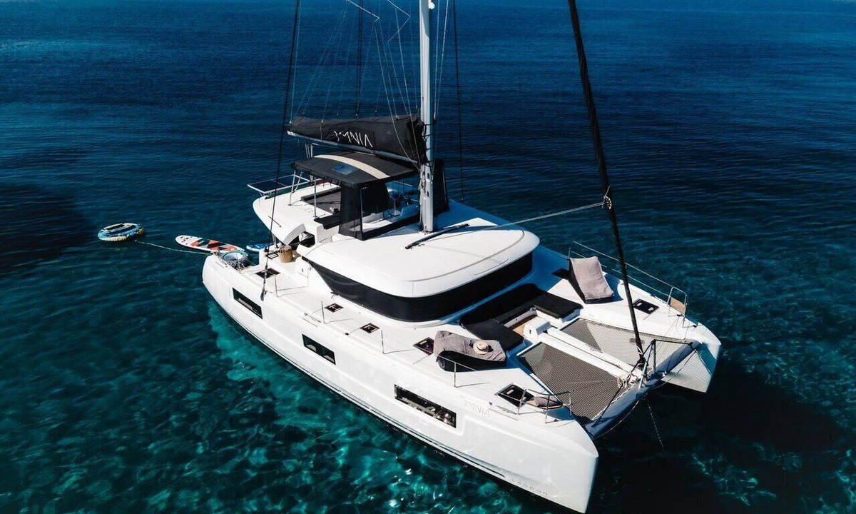 Pasalimani Boat Rental | Sun-Kissed Sailing Adventure in Islas Sarónicas