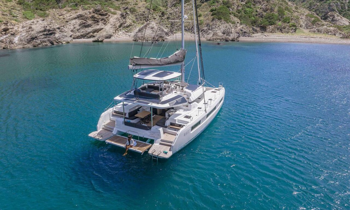 Alimos Boat Rental | Sun-Kissed Sailing Adventure in Islas Sarónicas
