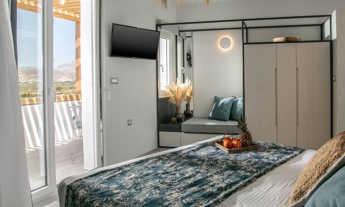 Naxos Villa | Sunday Luxury Suites - Honeymoon - Ag. Anna Beach