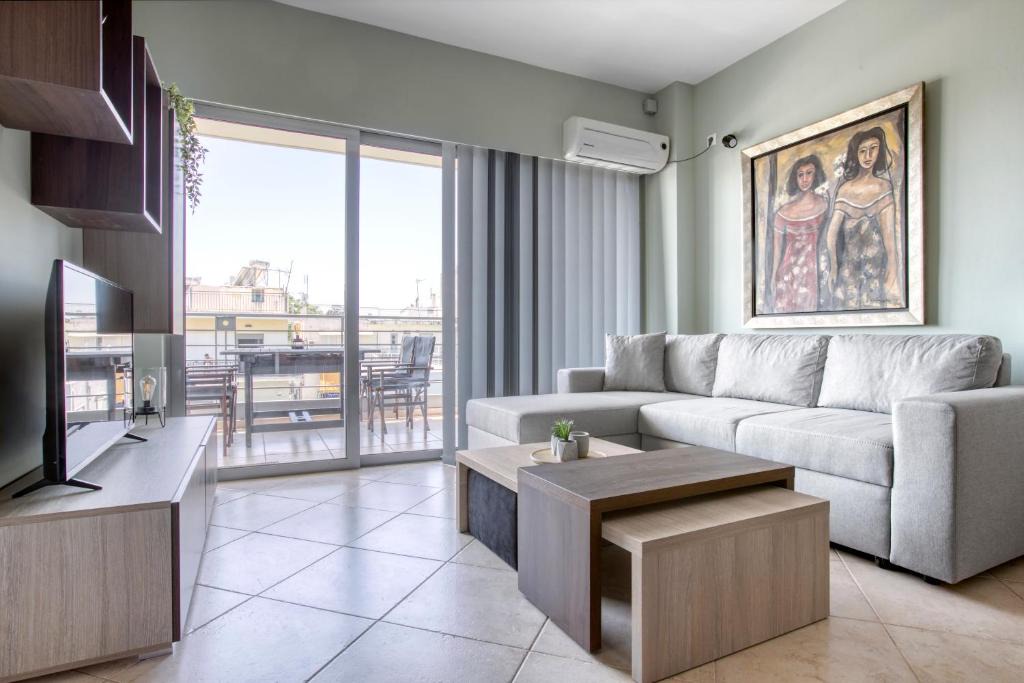 Kolokinthou Apartment | Sunny & cosy apt with balcony in Peristeri!