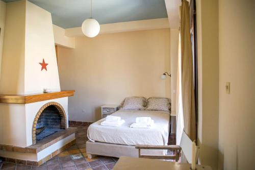 Filopappou Apartment | Sunny Top Floor Studio - Excellent Athens view
