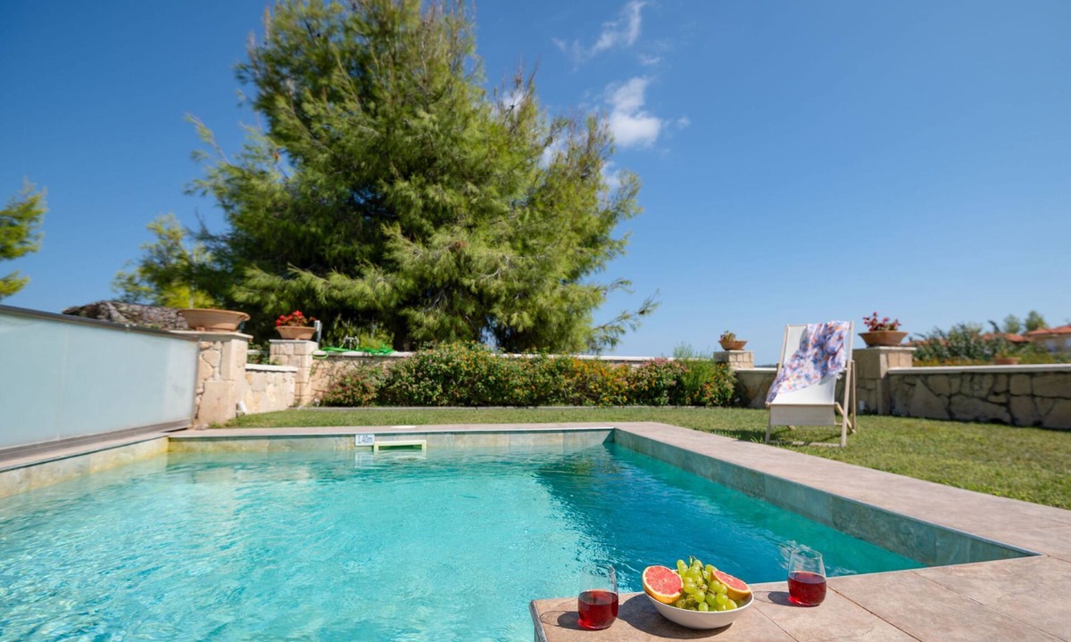 Pallini Villa | Sunny Villa Pende in Chaniotis
