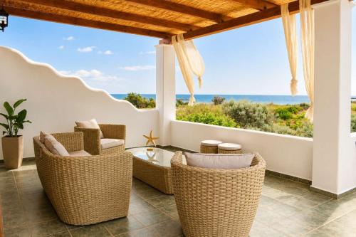 Skiros Villa | Sunrise Villa in Skyros - Coastal Sea View Haven