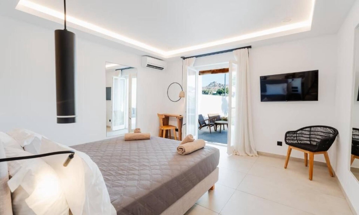 Klouvas House | Superior Double Suite with Jacuzzi