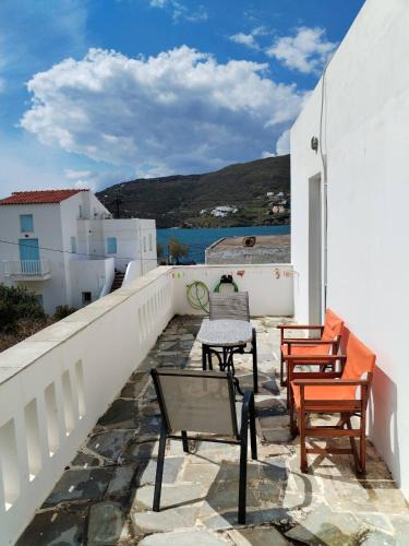 Gavrio Apartment | Takis House