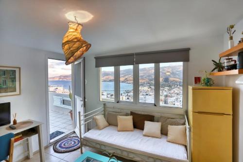 Sitia Apartment | Terrace house