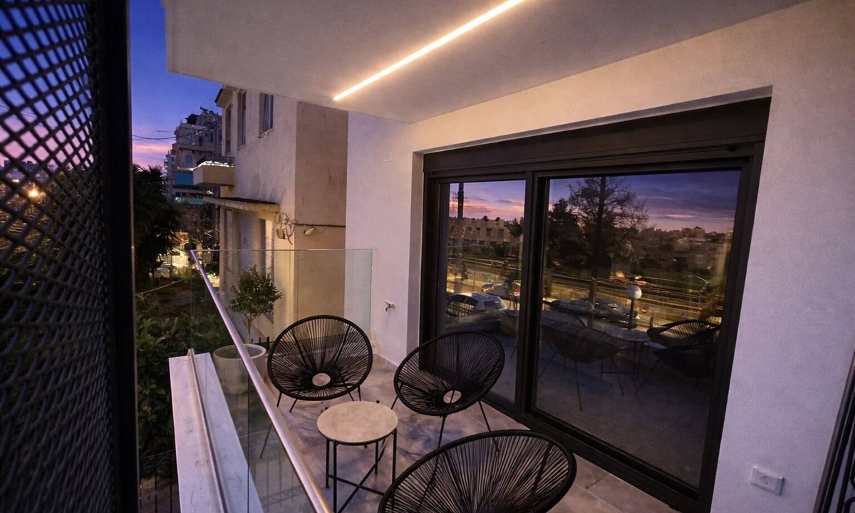 Kallithea Apartment | The Aegean Pearl Athens by ΜΡS