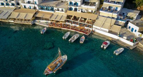 Loutro Hotel | The Blue House