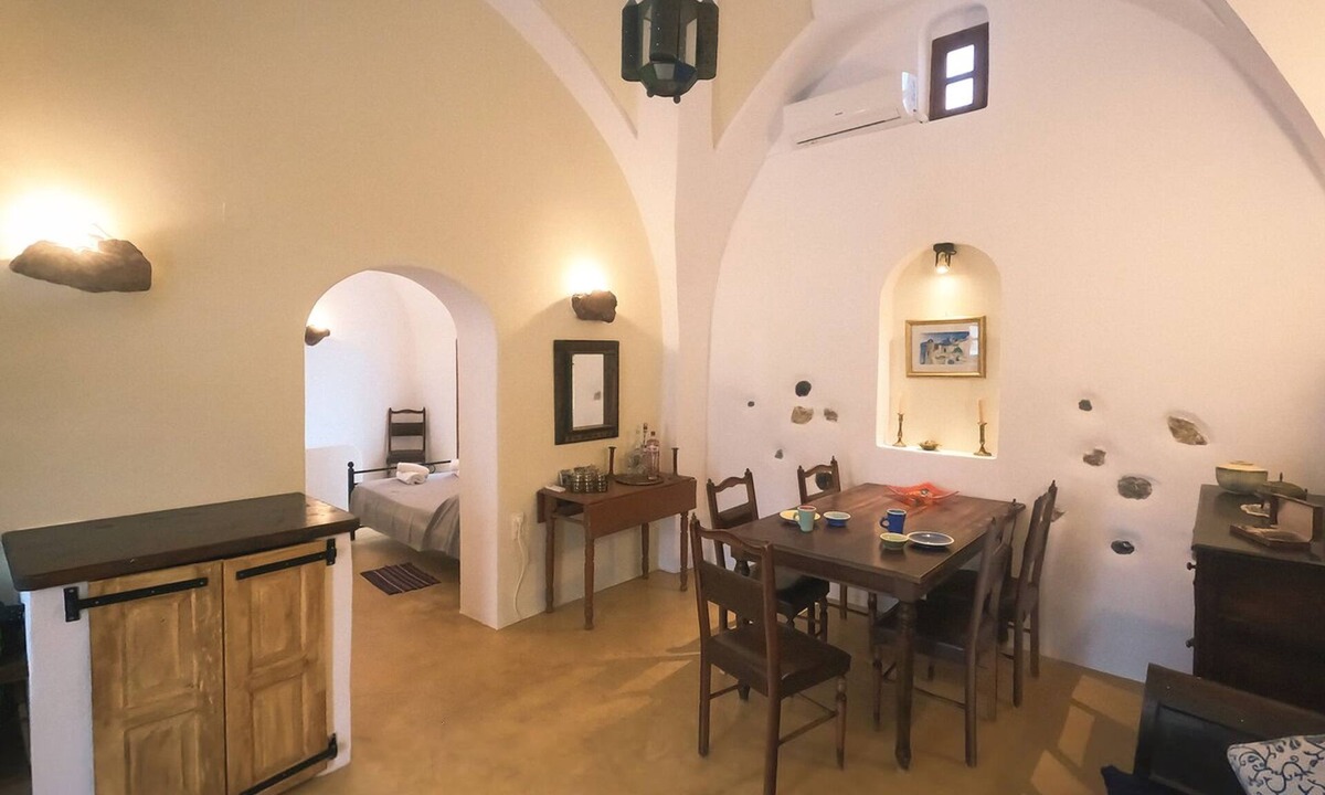 Emporio House | The Commander's House