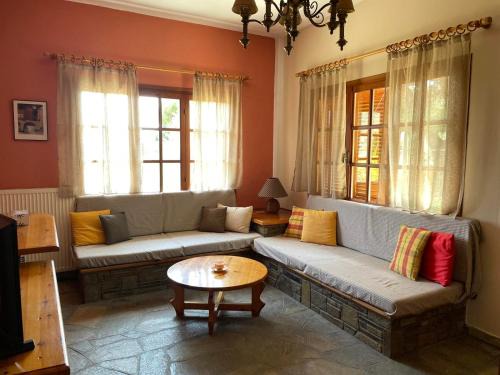 Nea Peramos House | The Dock Nook