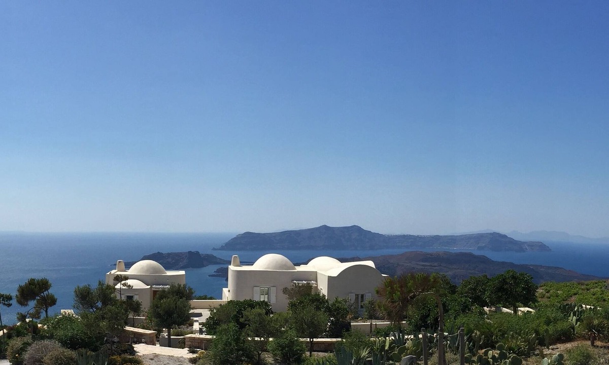 Santorini Villa | The Dome House Retreat: a Caldera Estate
