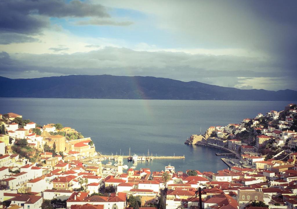 idhra House | The home overlooking the harbor
