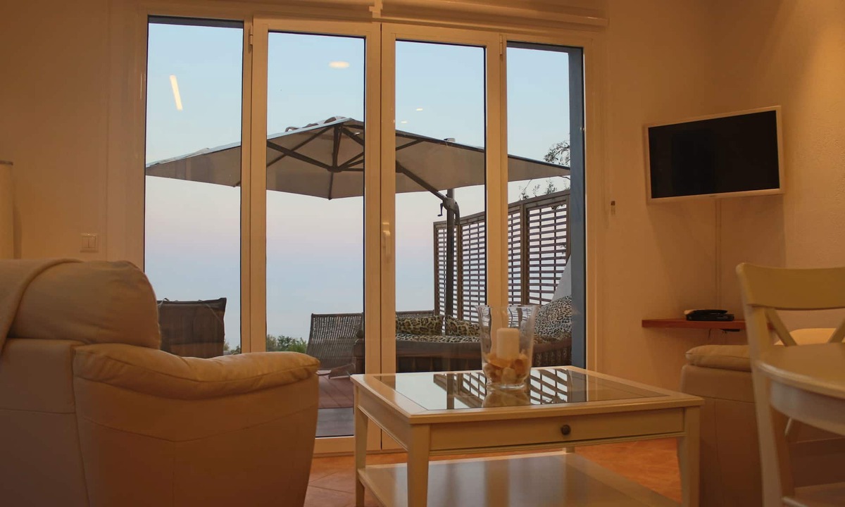 Votsi House | The Infinity 180 Luxury Suites - Adults Only