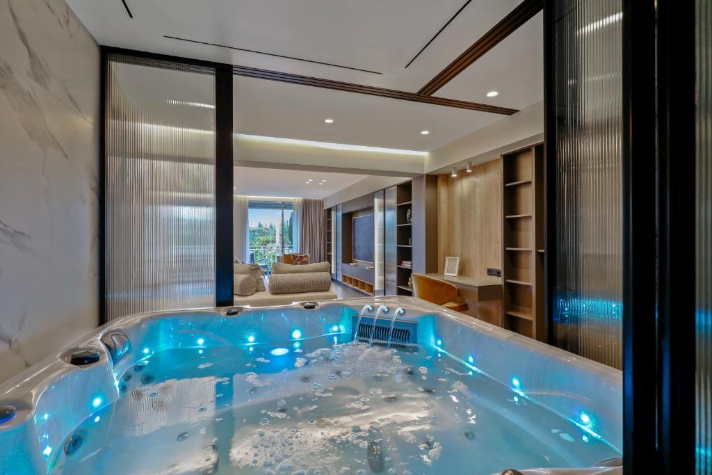 Athens City Centre Apartment | The Philosopher's Temple