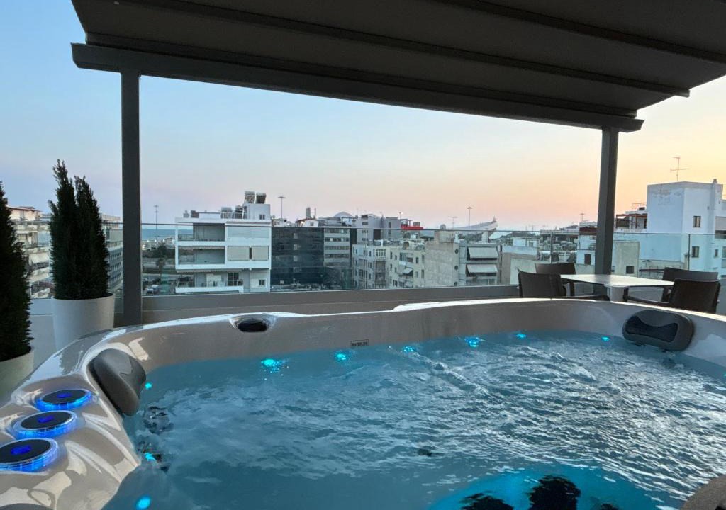 Piraeus Apartment | The Riviera Loft #Athens#Jacuzzi#Seaviews#Rooftop#Unoblu