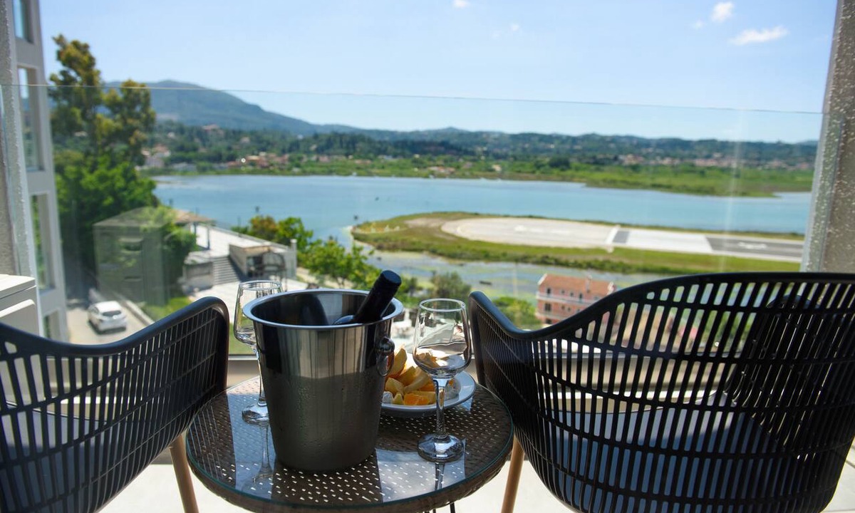 Kanoni Hotel | The Royal Hotel