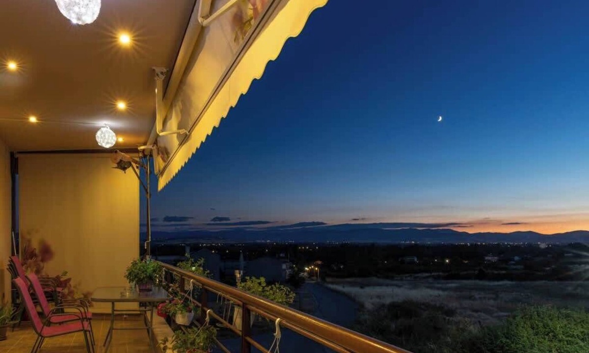 Maniakoi Apartment | The Sunset Haven Kastoria – Modern Lake Elegance