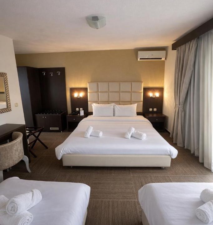 Nees Pagases Hotel | Thelxis