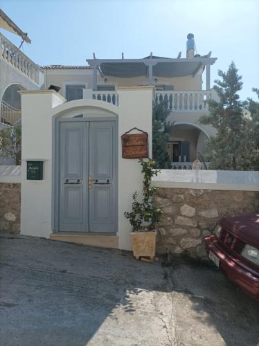 Spetses Apartment | Theo House