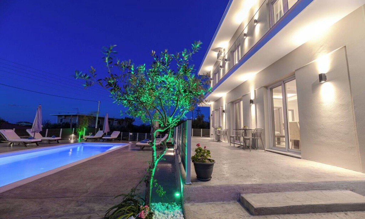 Ano Vasilikos Apartment | Three - Bedroom Apartment (Ground Floor) - Athenia Apartments