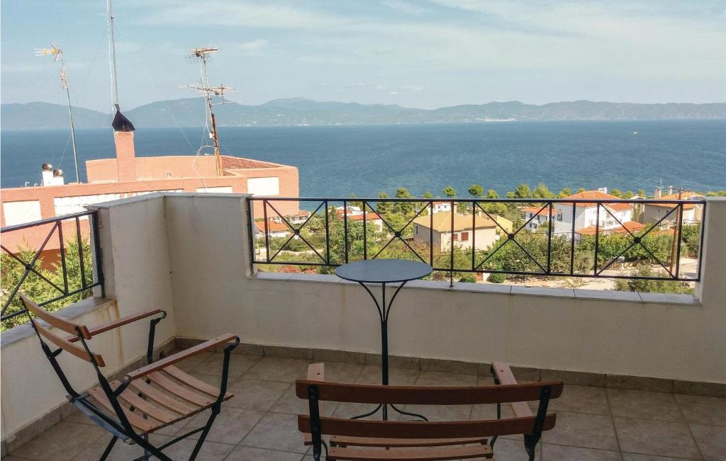 Theologos Apartment | Three-Bedroom Apartment in Theologos