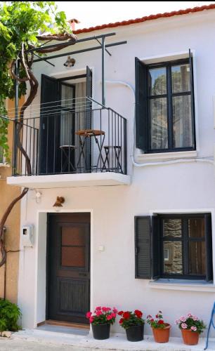 Plomari House | Titinas'