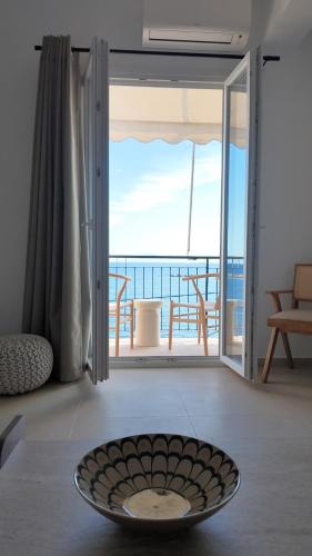 Loutraki House | To Nisi