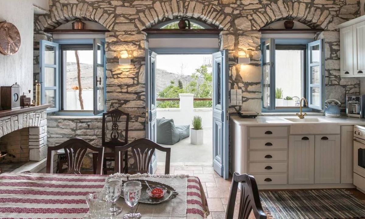 Aperathos House | Traditional Inn Pirethron