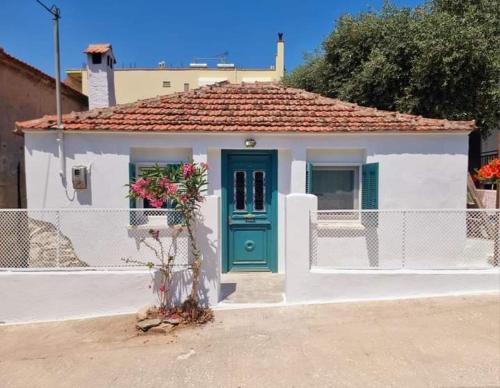 Skala Sotiros House | Traditional mama house