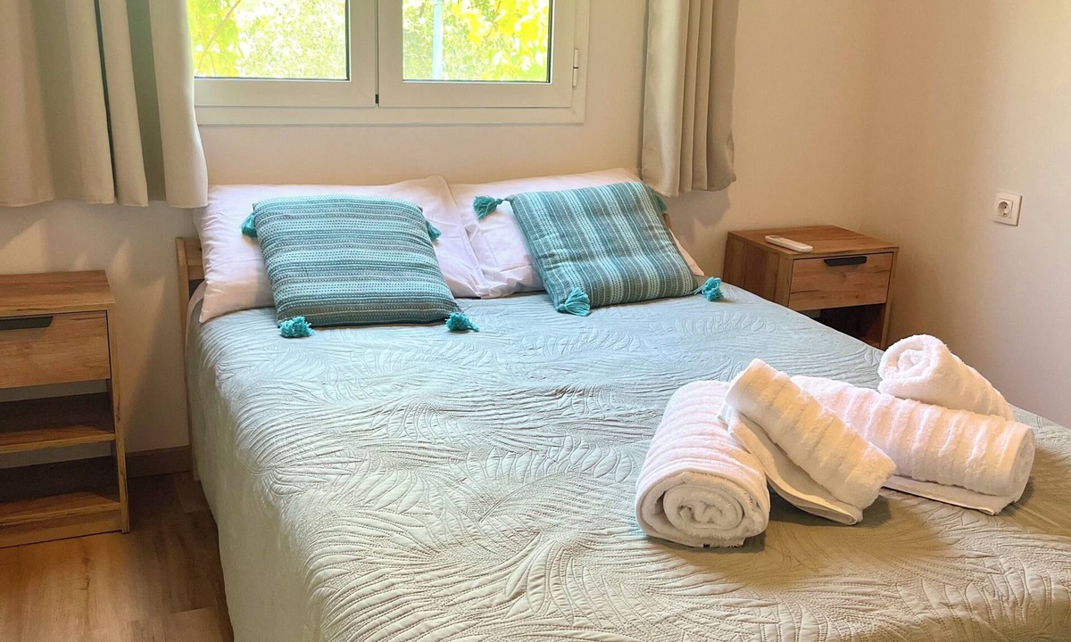 Monastiraki House | Traditional Seaside Farmhouse: A Peaceful Escape at Loutraki bay