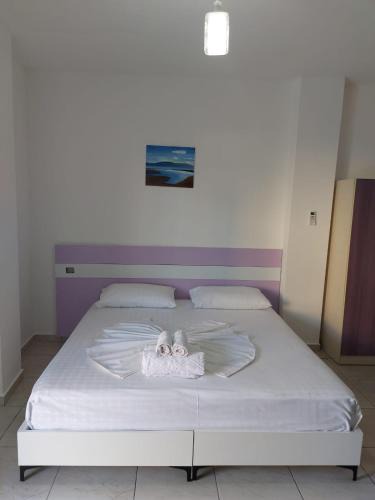 Vlore Cabin | TRiAD