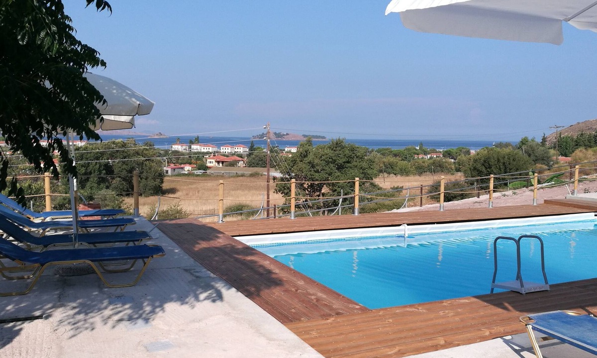 Petra Villa | Troyan Hill Type Mais Νο 2, Garden, Panoramic View & Pool for 2 to 5 adults