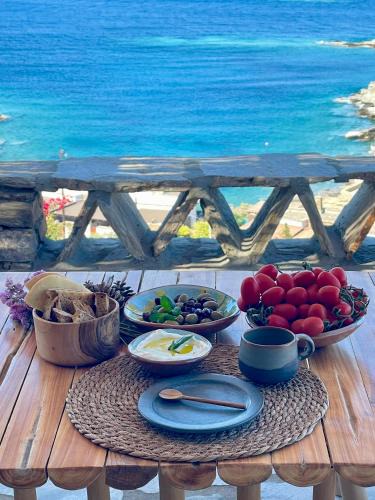 Koundouros Bed & Breakfast | Tzia Blue