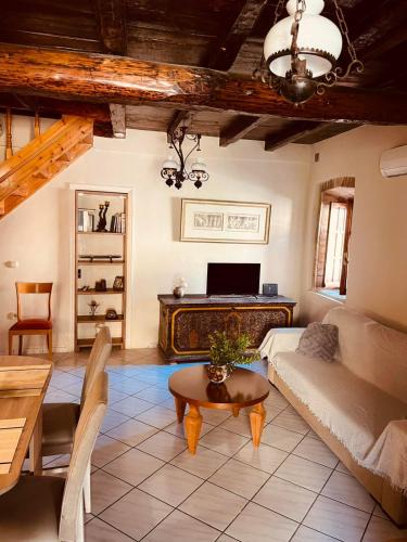 Termenades House | Vasiliki's Village House