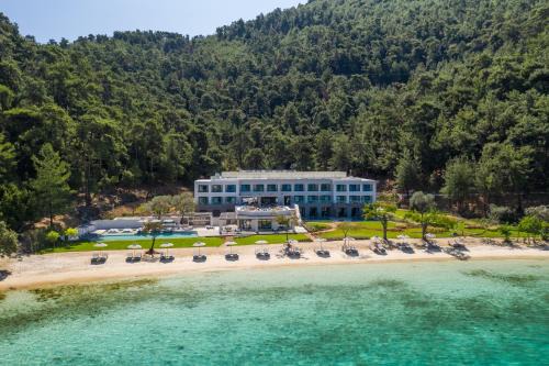 Golden Beach Hotel | Vathi Cove Luxury Resort & Spa - Adults Friendly 14 plus