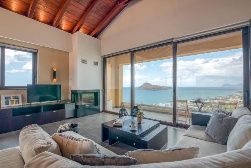 Platanias Town Apartment | VenMar luxury house