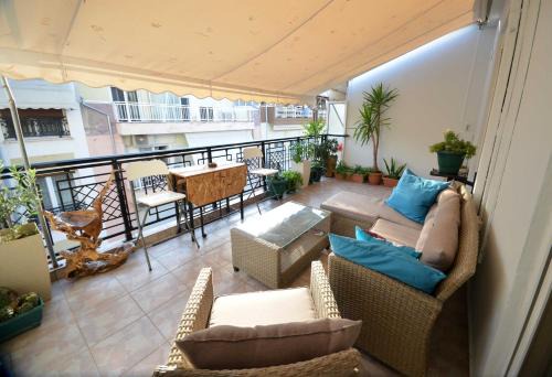 Alexandroupoli Apartment | VERSA The Veranda Rental Suite in AXD